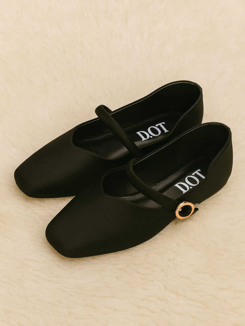 Black Pumps
